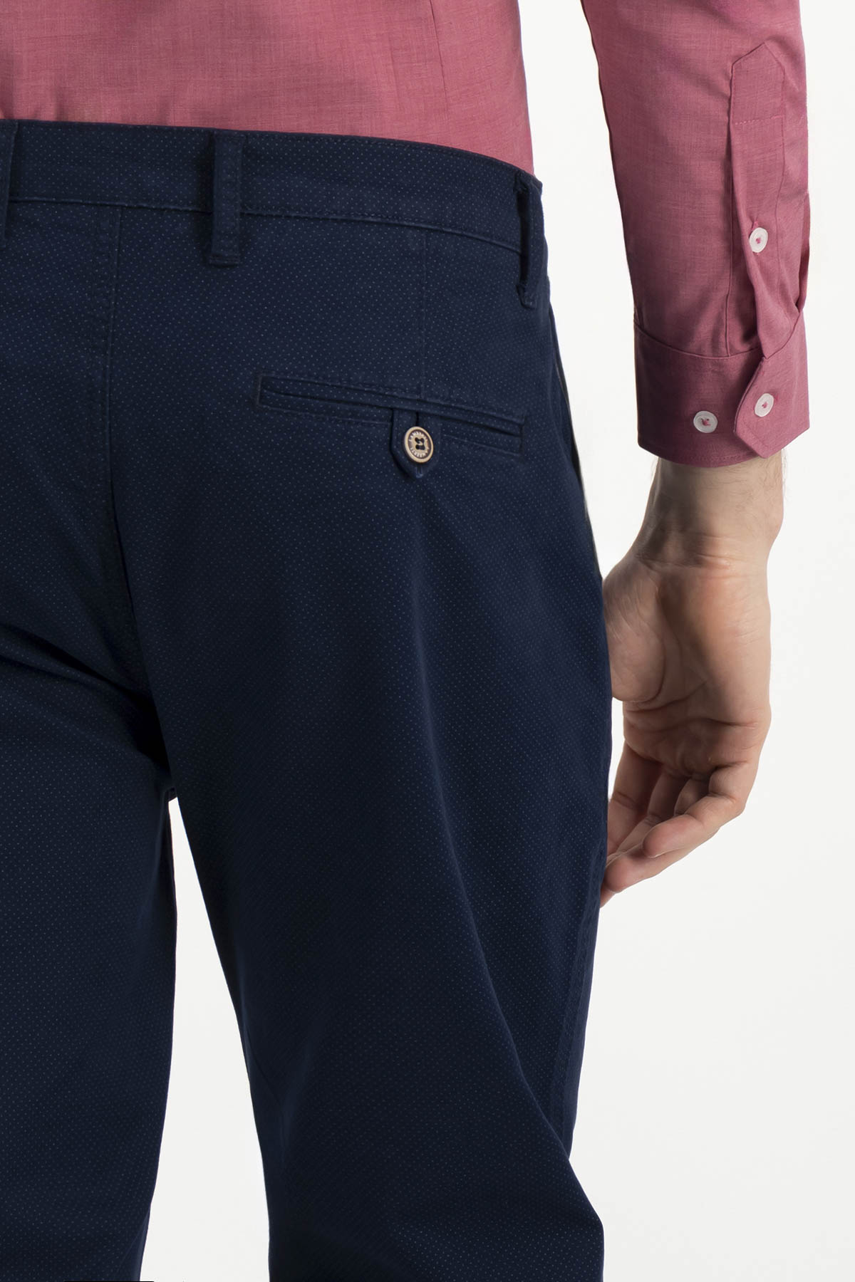 PANTALÓN CASUAL CONTEMPORARY FIT LAMBERTI image number null