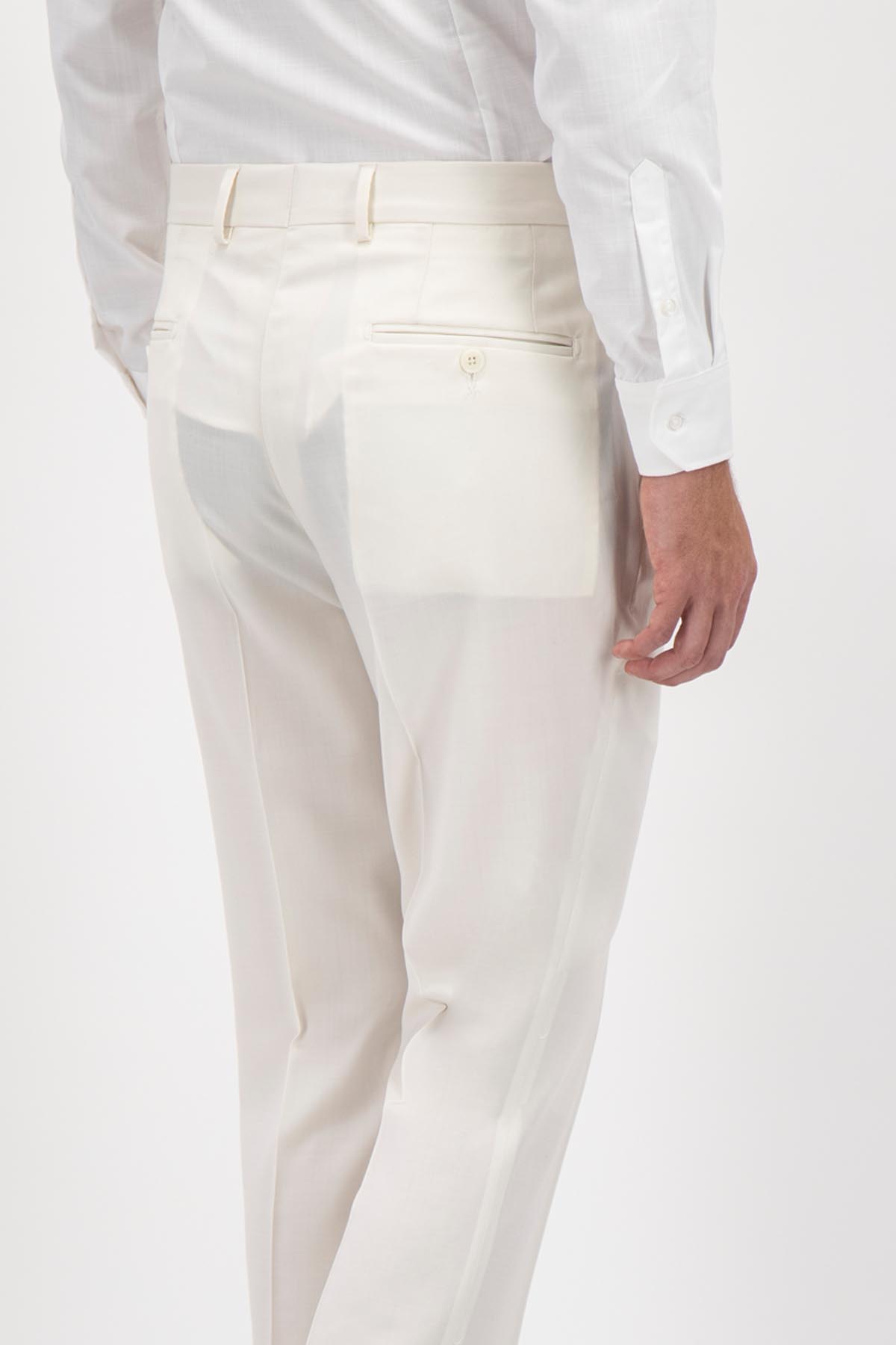 PANTALÓN VESTIR COLOR BEIGE MODERN FIT LAMBERTI image number null