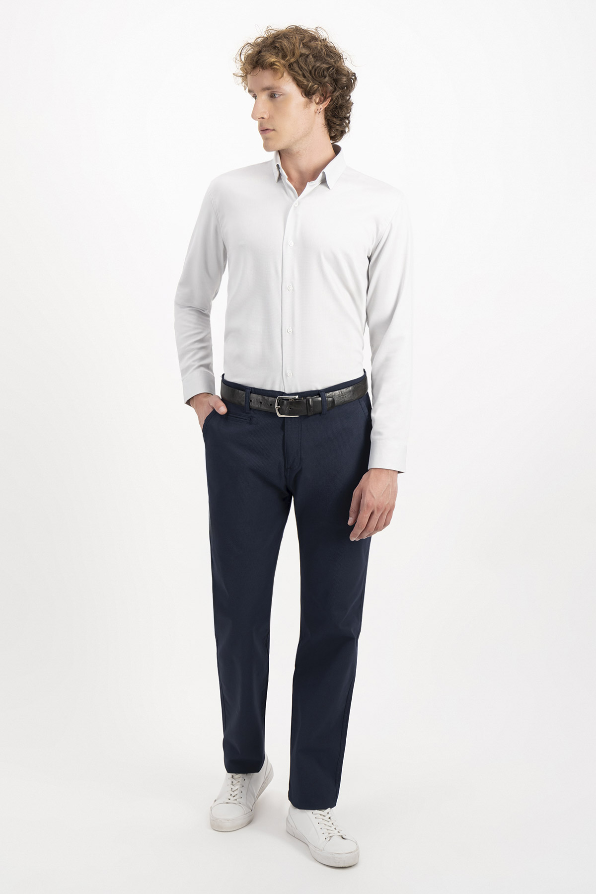 PANTALÓN CASUAL CONTEMPORARY FIT LAMBERTI image number null